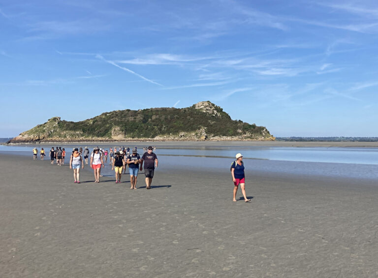 Excursions et Traversées Sortie groupe Rocher de Tombelaine