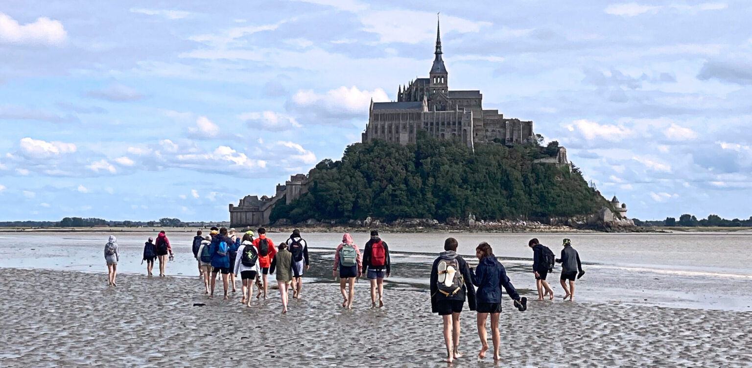 Excursions et Traversées Sortie en groupe balade autour du Mont